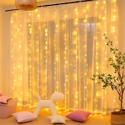 Weihnachtlicher LED-Lichtervorhang - | CURLIGHT